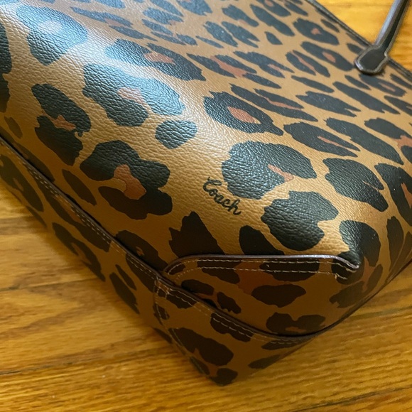 🤎🖤 Coach Leopard Print City Tote Bag - Picture 2 of 8